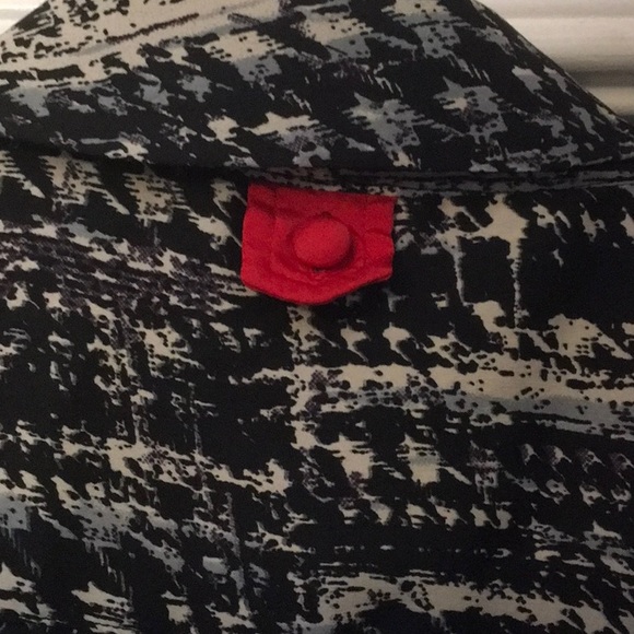 ASOS button down blouse. Black print. Size 6 - Picture 4 of 7